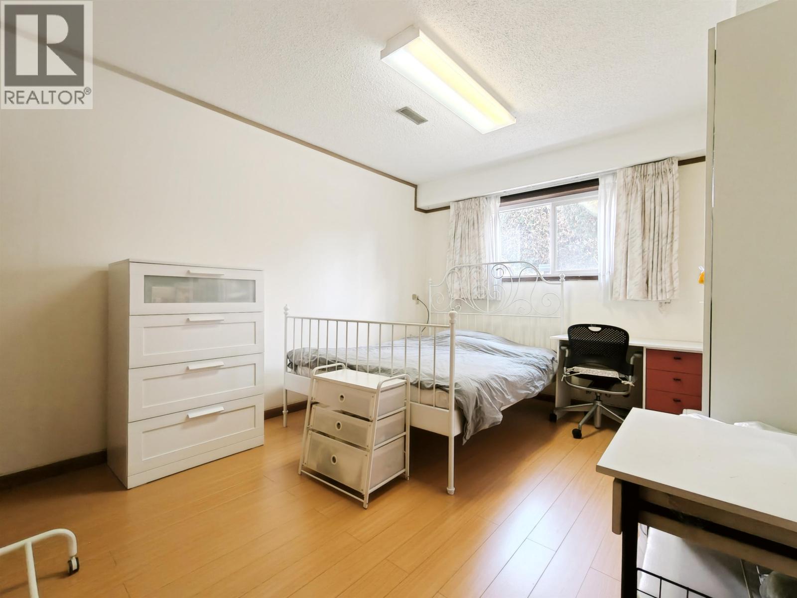 4829 Colbrook Court, Burnaby, British Columbia  V5G 3Y3 - Photo 19 - R3112535