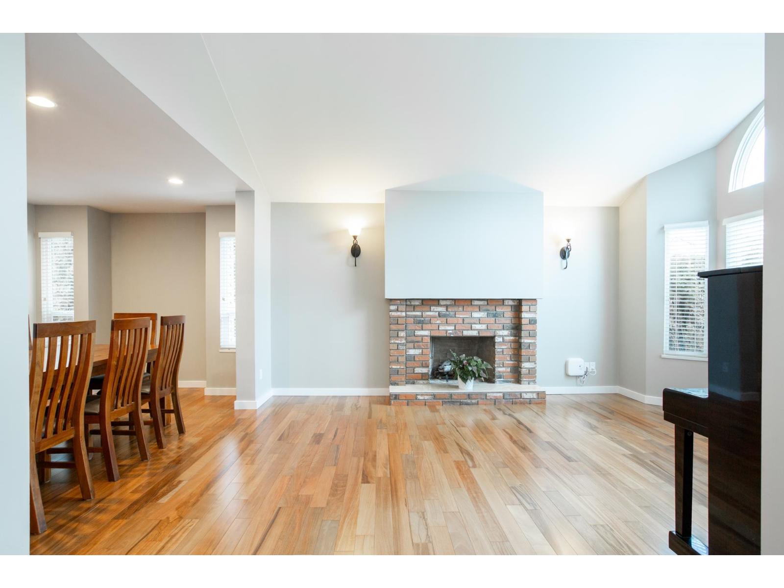 20338 90 Avenue, Langley, British Columbia  V1M 1Y6 - Photo 3 - R3112081