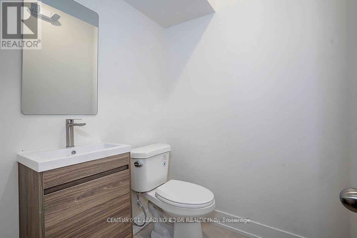 349 Spadina Avenue, Toronto, Ontario  M5T 2G3 - Photo 13 - C13010072