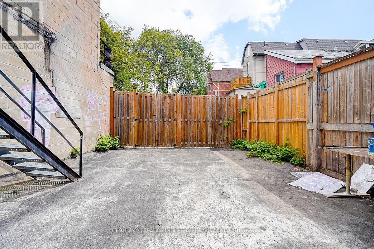 349 Spadina Avenue, Toronto, Ontario  M5T 2G3 - Photo 17 - C13010072
