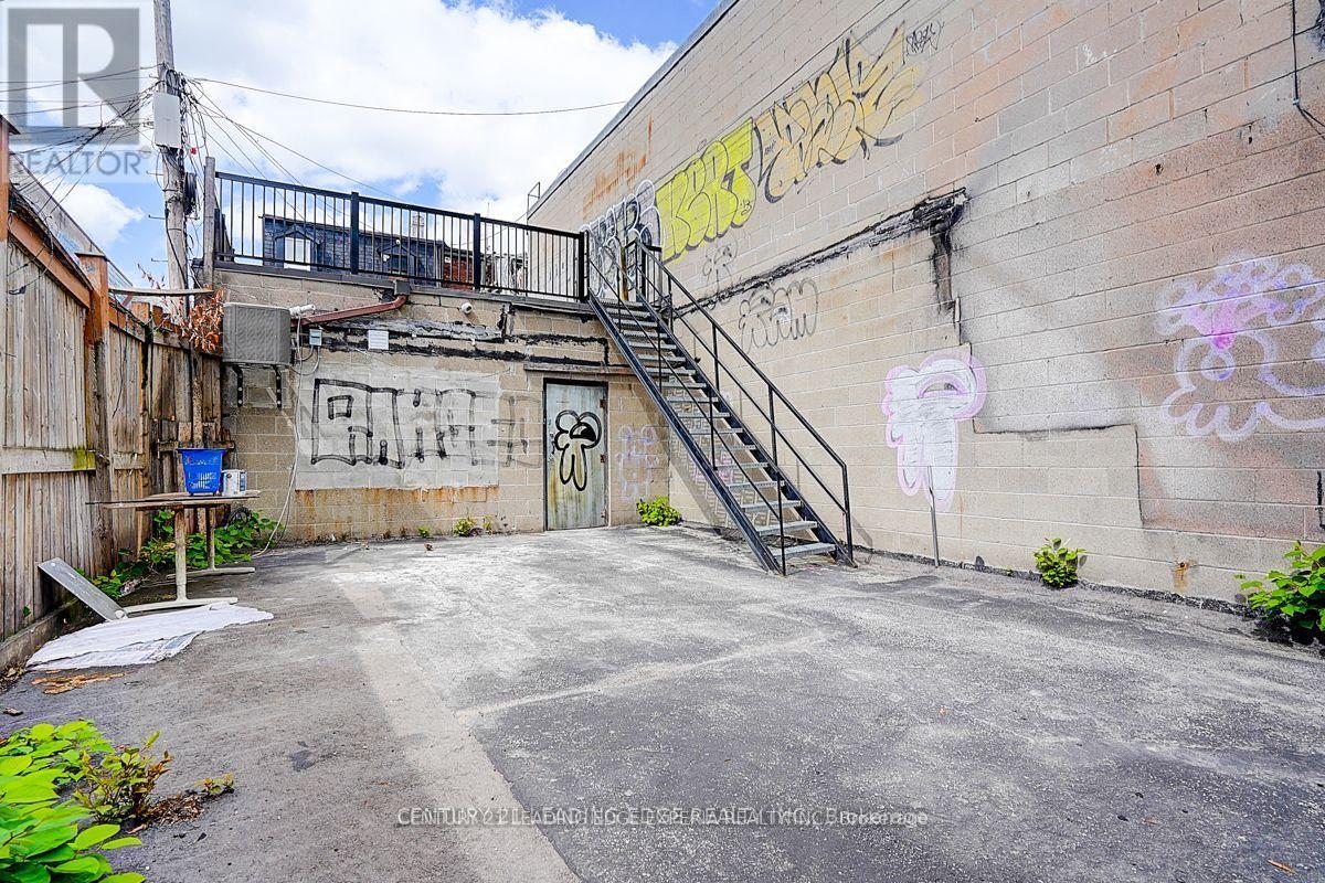 349 Spadina Avenue, Toronto, Ontario  M5T 2G3 - Photo 18 - C13010072