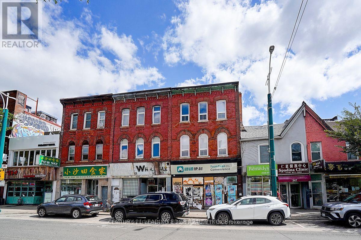 349 Spadina Avenue, Toronto, Ontario  M5T 2G3 - Photo 2 - C13010072