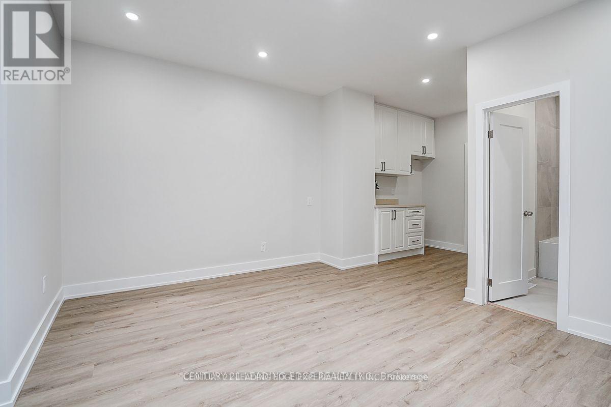 349 Spadina Avenue, Toronto, Ontario  M5T 2G3 - Photo 38 - C13010072