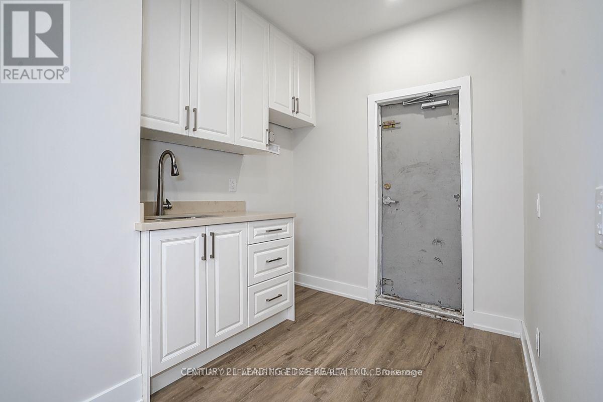 349 Spadina Avenue, Toronto, Ontario  M5T 2G3 - Photo 41 - C13010072