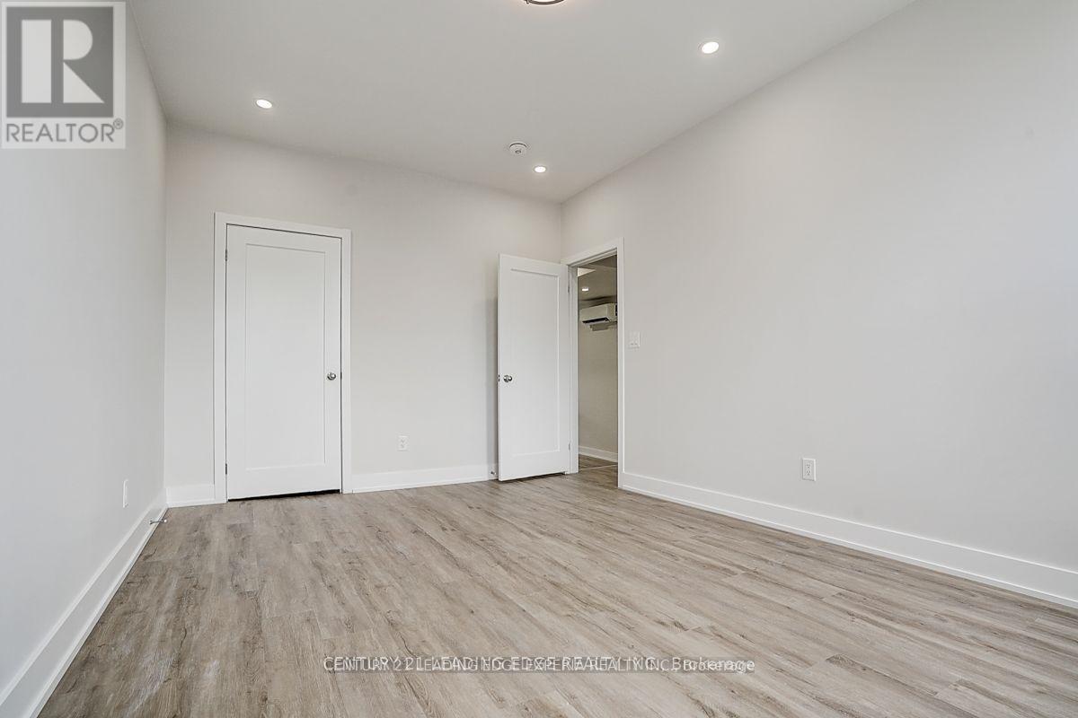 349 Spadina Avenue, Toronto, Ontario  M5T 2G3 - Photo 44 - C13010072