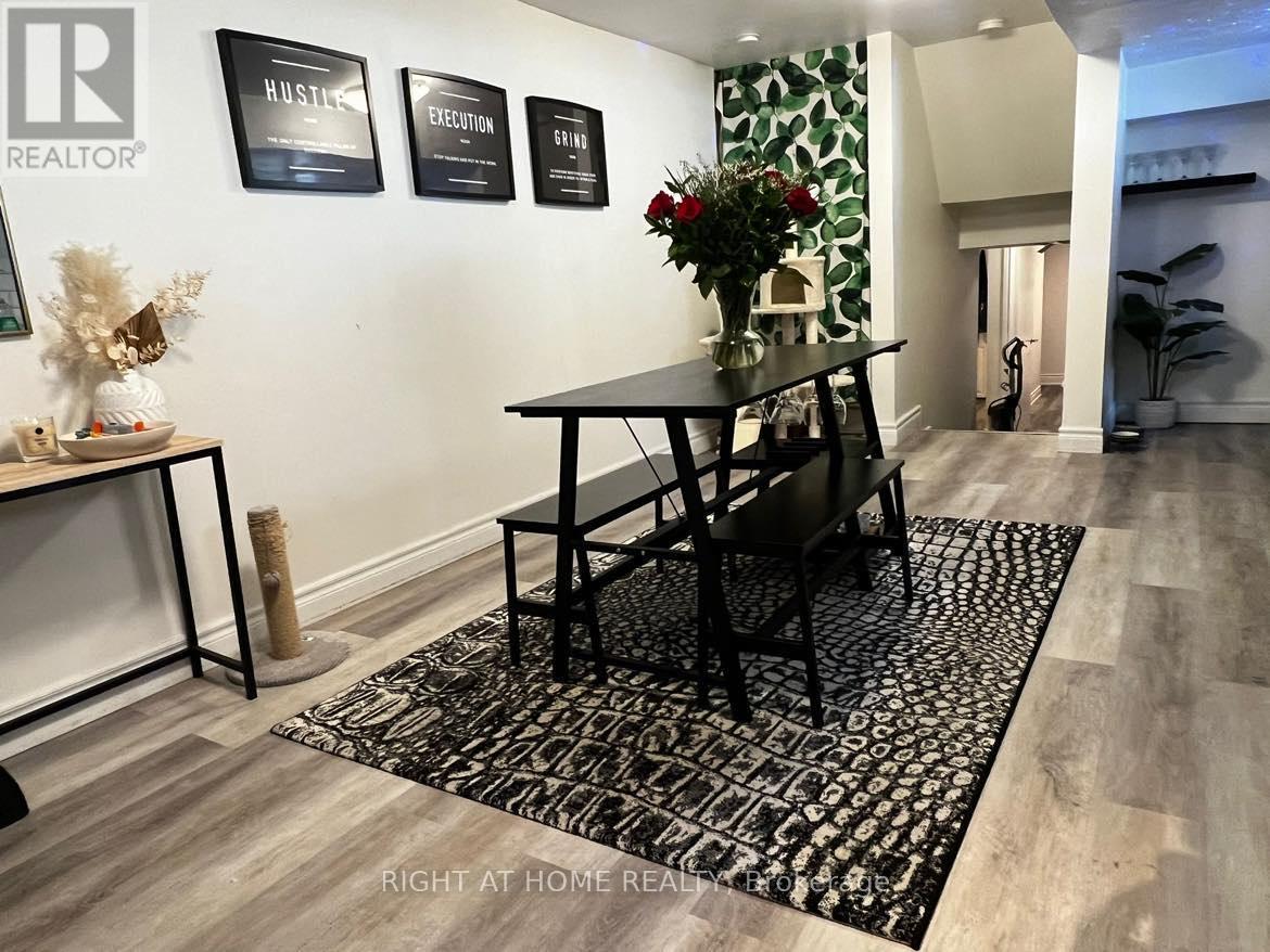 36 Mintwood Drive, Toronto, Ontario  M2M 3A7 - Photo 3 - C13010112