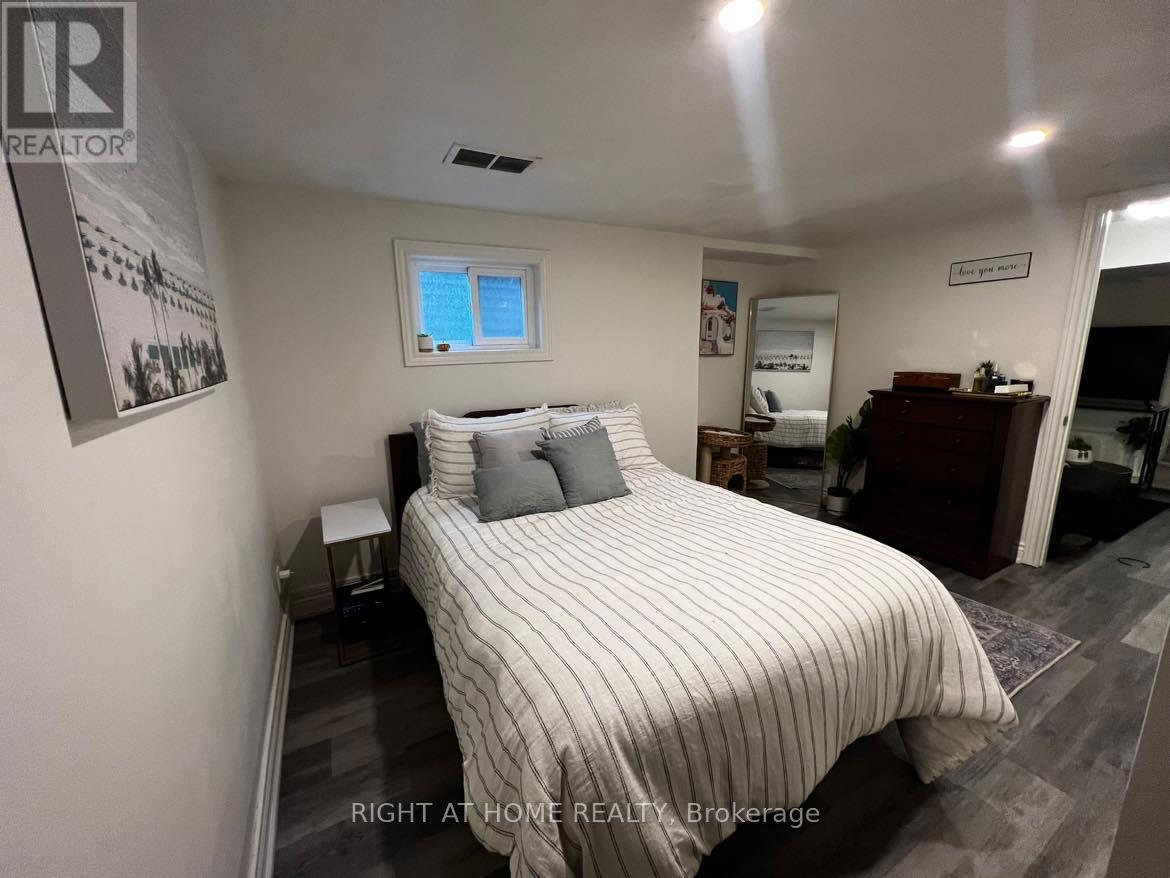 36 Mintwood Drive, Toronto, Ontario  M2M 3A7 - Photo 6 - C13010112