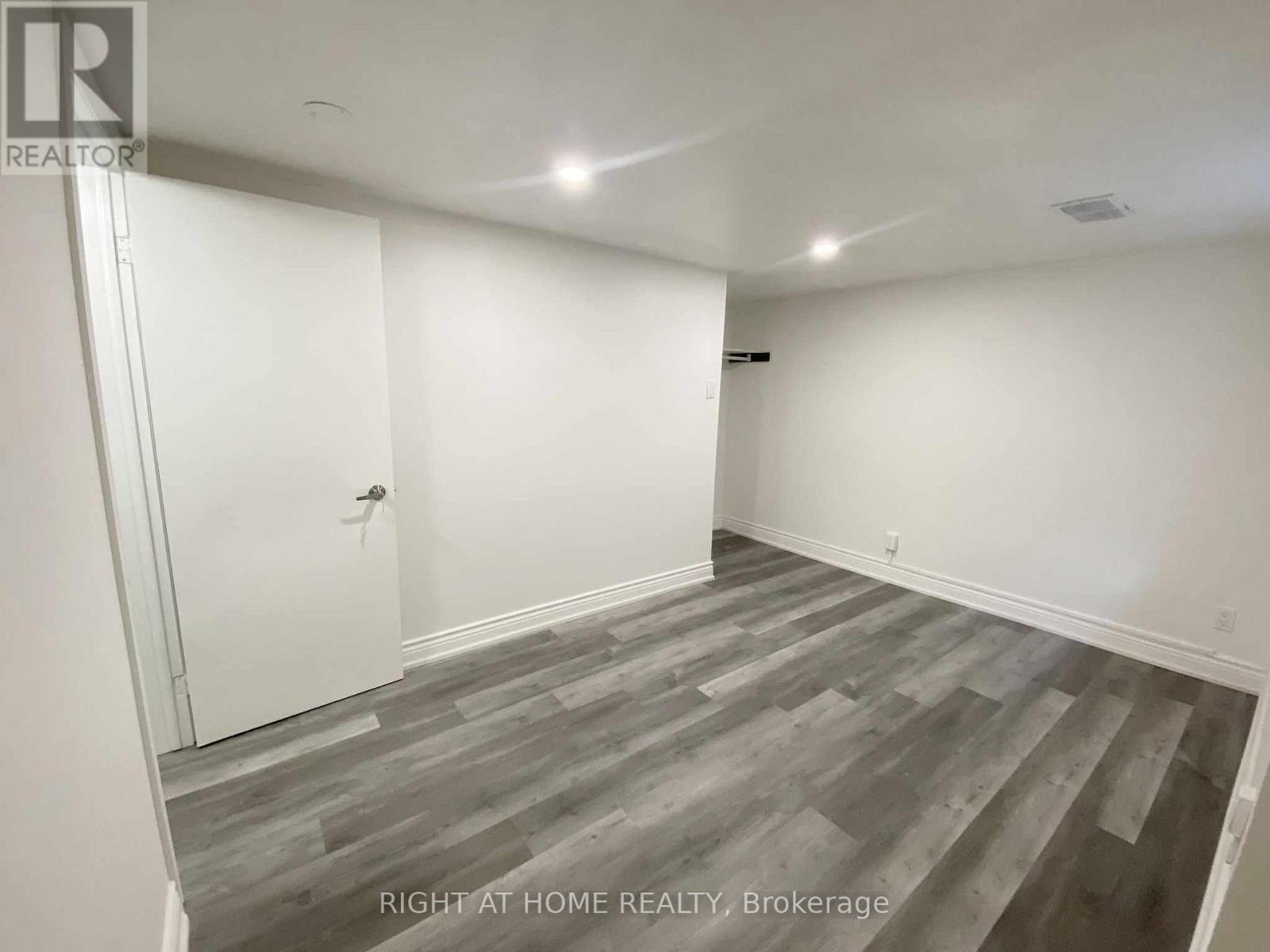 36 Mintwood Drive, Toronto, Ontario  M2M 3A7 - Photo 9 - C13010112