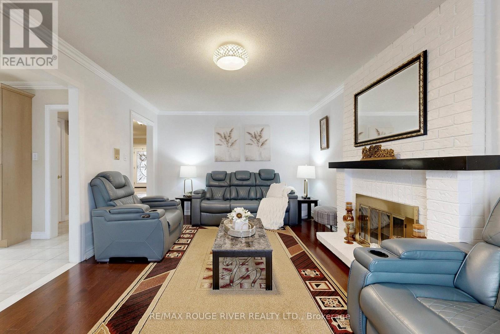 45 Rotherglen Road N, Ajax (Central West), Ontario  L1T 1S8 - Photo 10 - E13010074