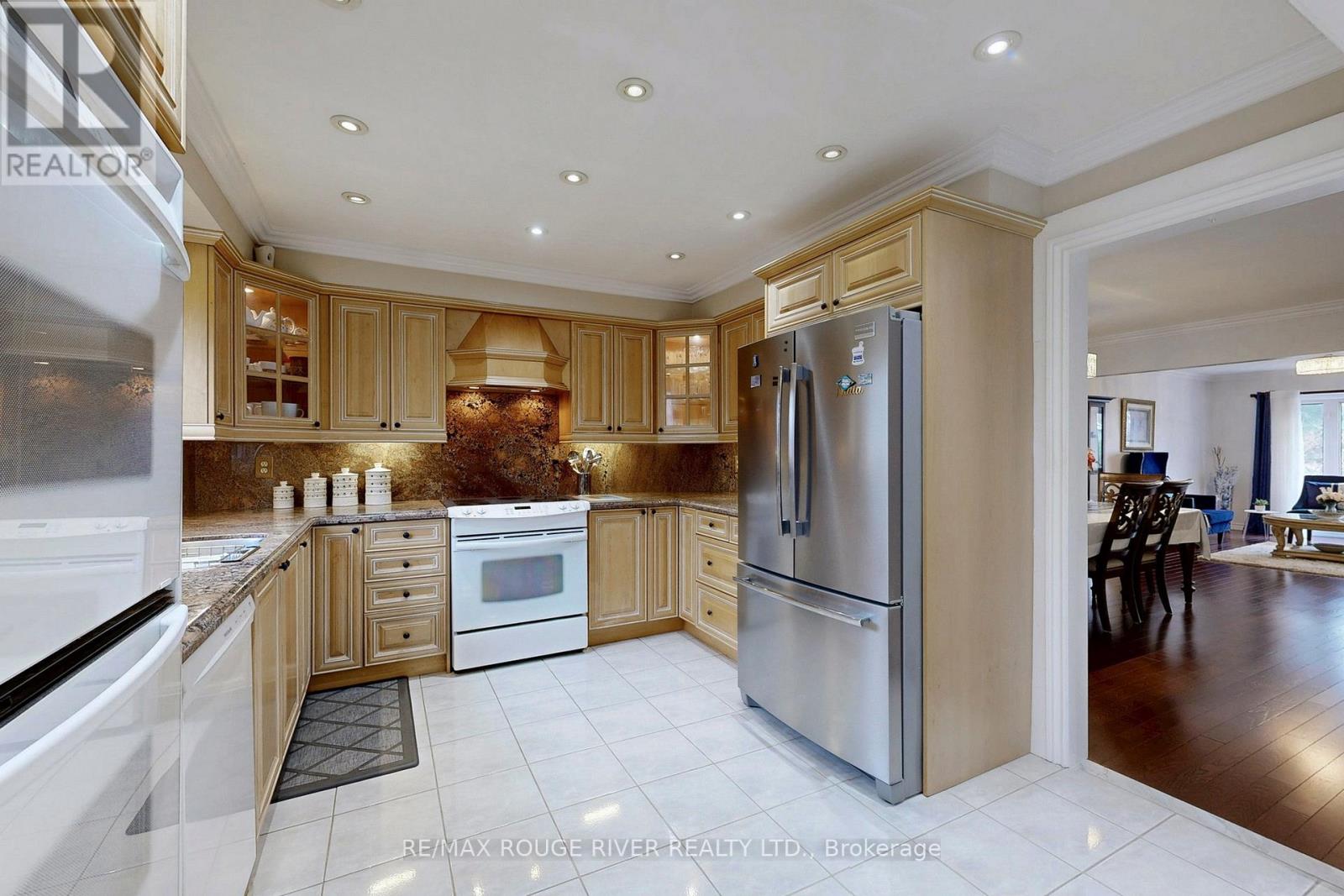 45 Rotherglen Road N, Ajax (Central West), Ontario  L1T 1S8 - Photo 12 - E13010074