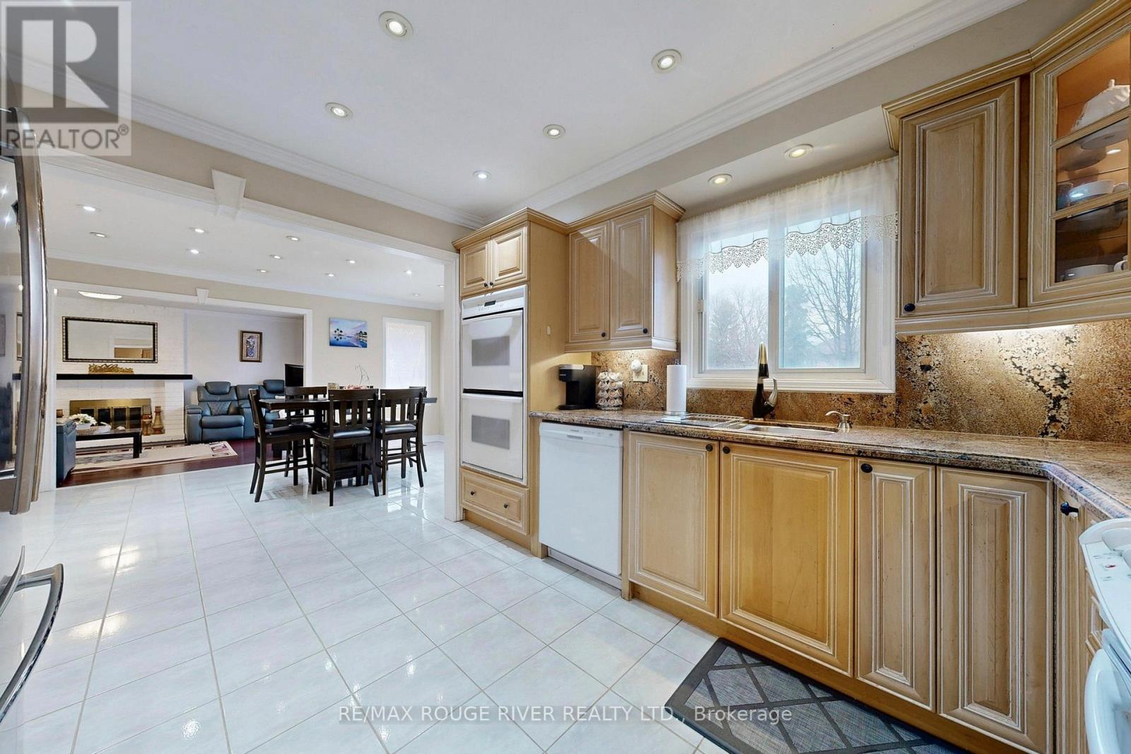 45 Rotherglen Road N, Ajax (Central West), Ontario  L1T 1S8 - Photo 13 - E13010074