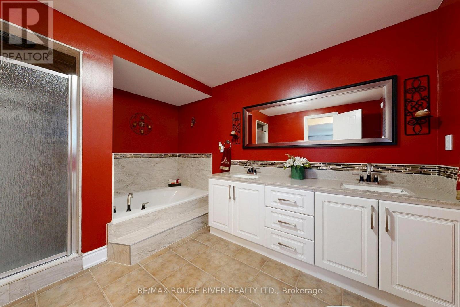 45 Rotherglen Road N, Ajax (Central West), Ontario  L1T 1S8 - Photo 22 - E13010074