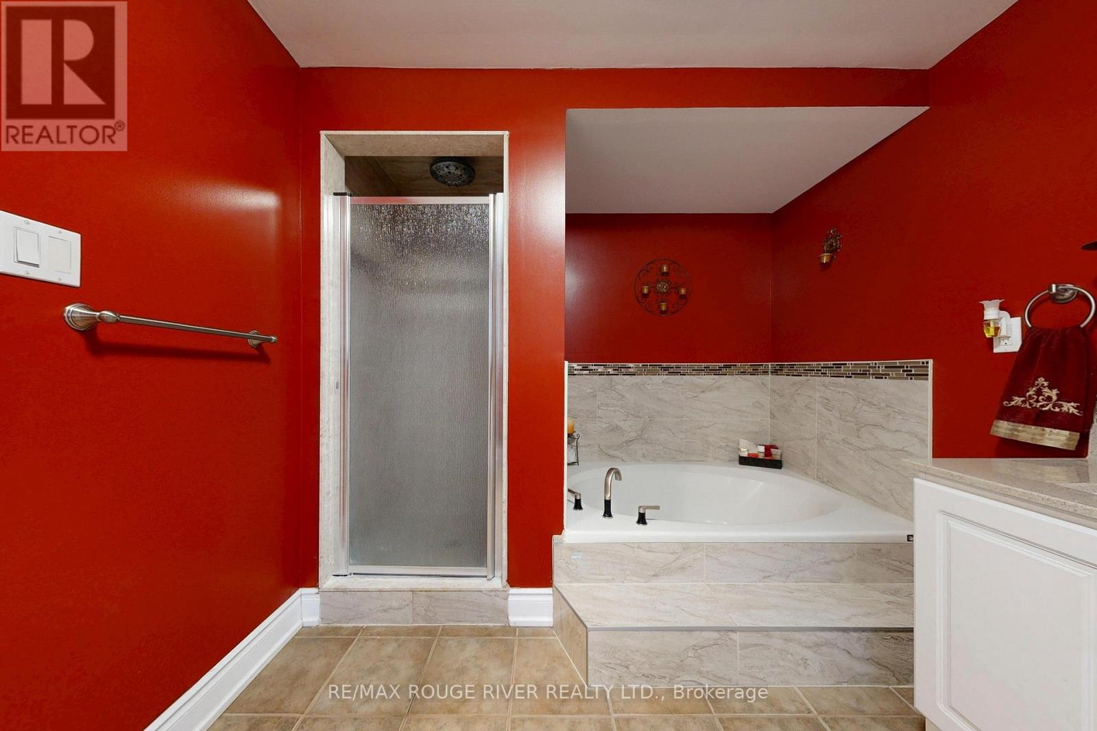 45 Rotherglen Road N, Ajax (Central West), Ontario  L1T 1S8 - Photo 23 - E13010074