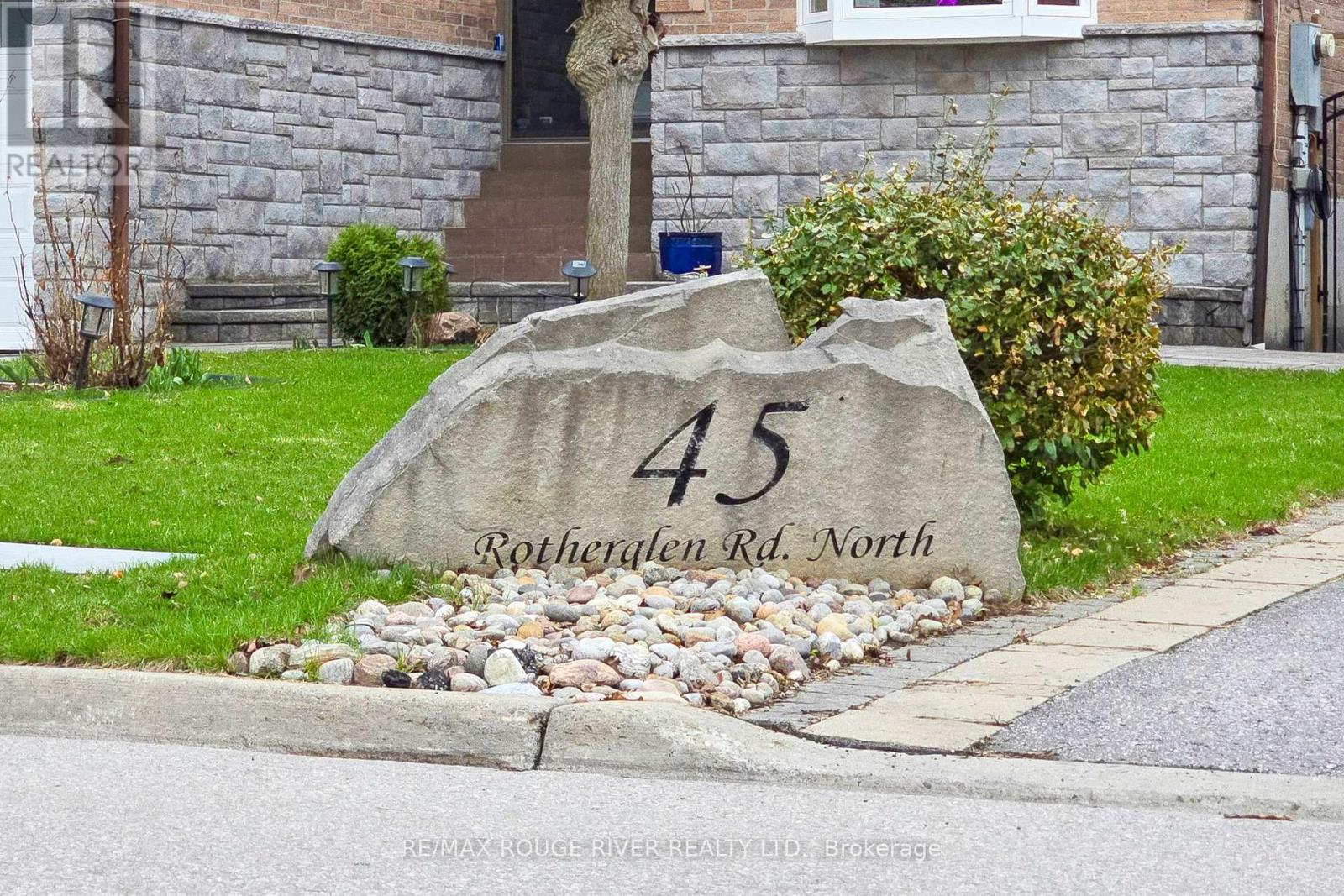 45 Rotherglen Road N, Ajax (Central West), Ontario  L1T 1S8 - Photo 3 - E13010074