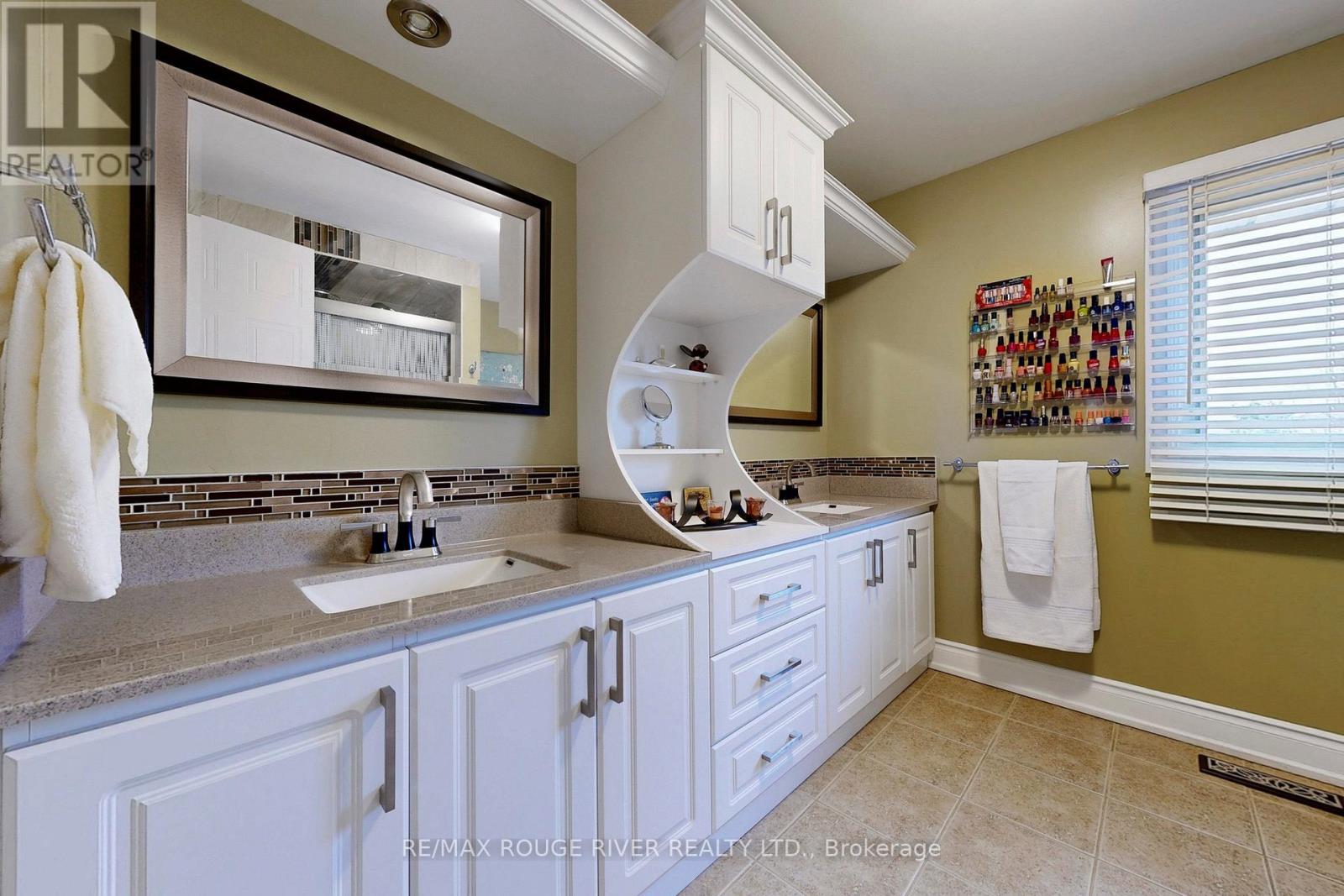 45 Rotherglen Road N, Ajax (Central West), Ontario  L1T 1S8 - Photo 32 - E13010074