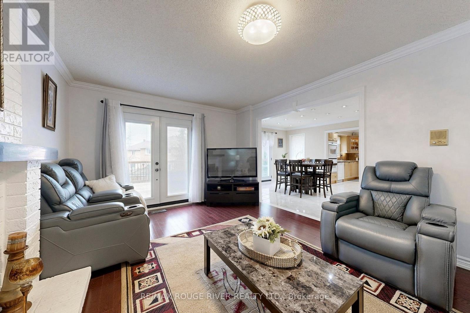 45 Rotherglen Road N, Ajax (Central West), Ontario  L1T 1S8 - Photo 8 - E13010074