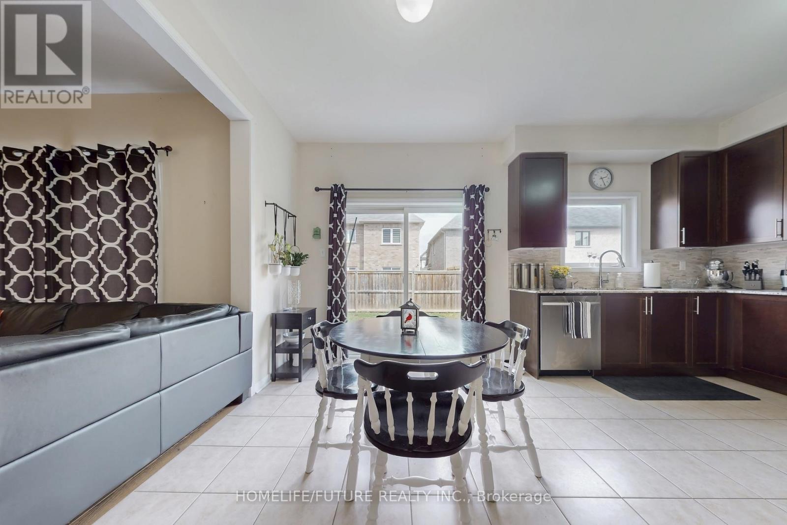 23 Edwin Carr Street, Clarington, Ontario  L1C 0R8 - Photo 15 - E13010108