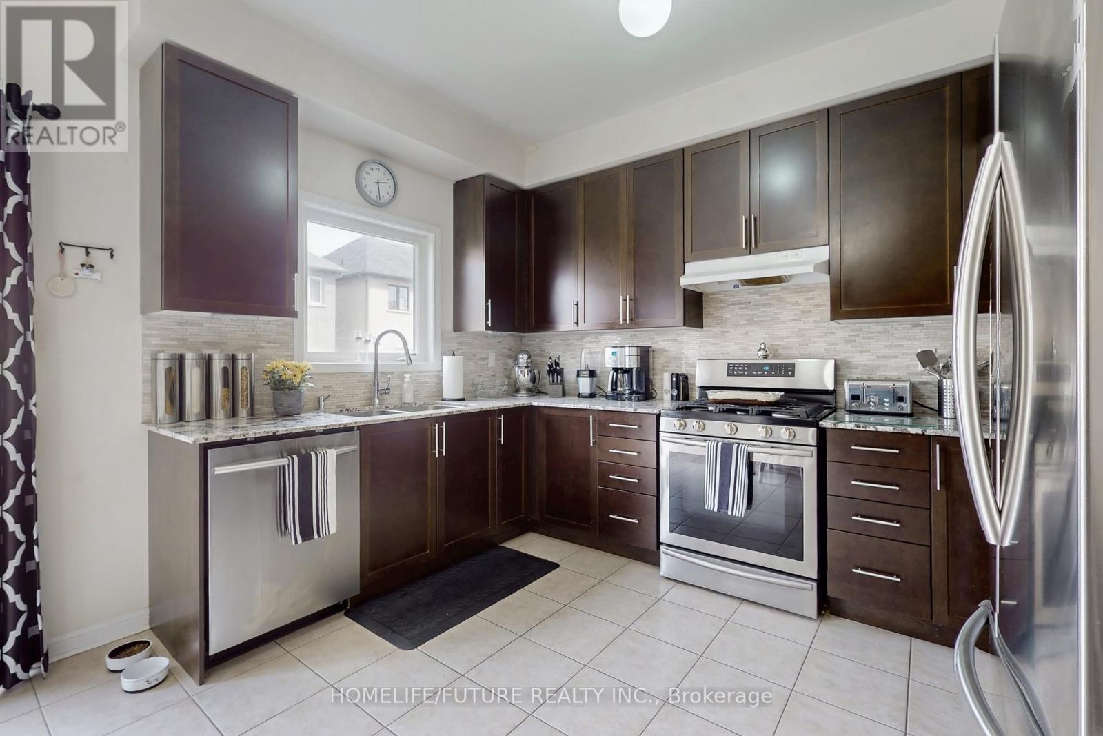 23 Edwin Carr Street, Clarington, Ontario  L1C 0R8 - Photo 18 - E13010108