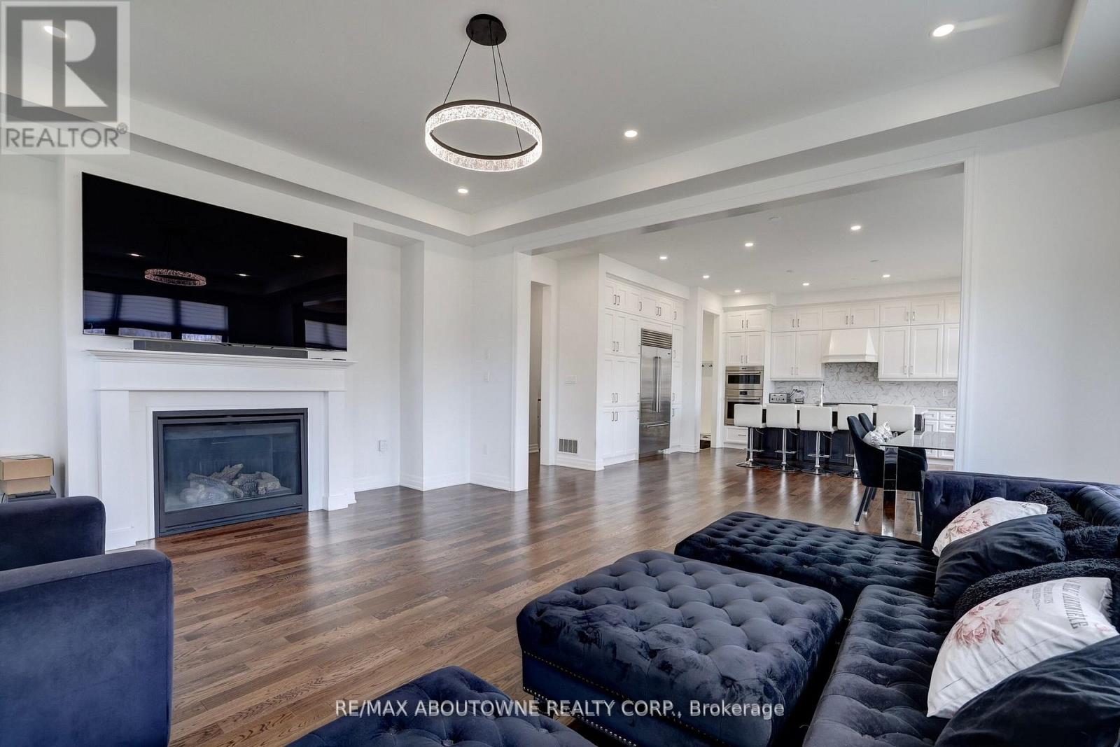 1416 Ford Strathy Crescent S, Oakville, Ontario  L6H 6E3 - Photo 16 - W13006534