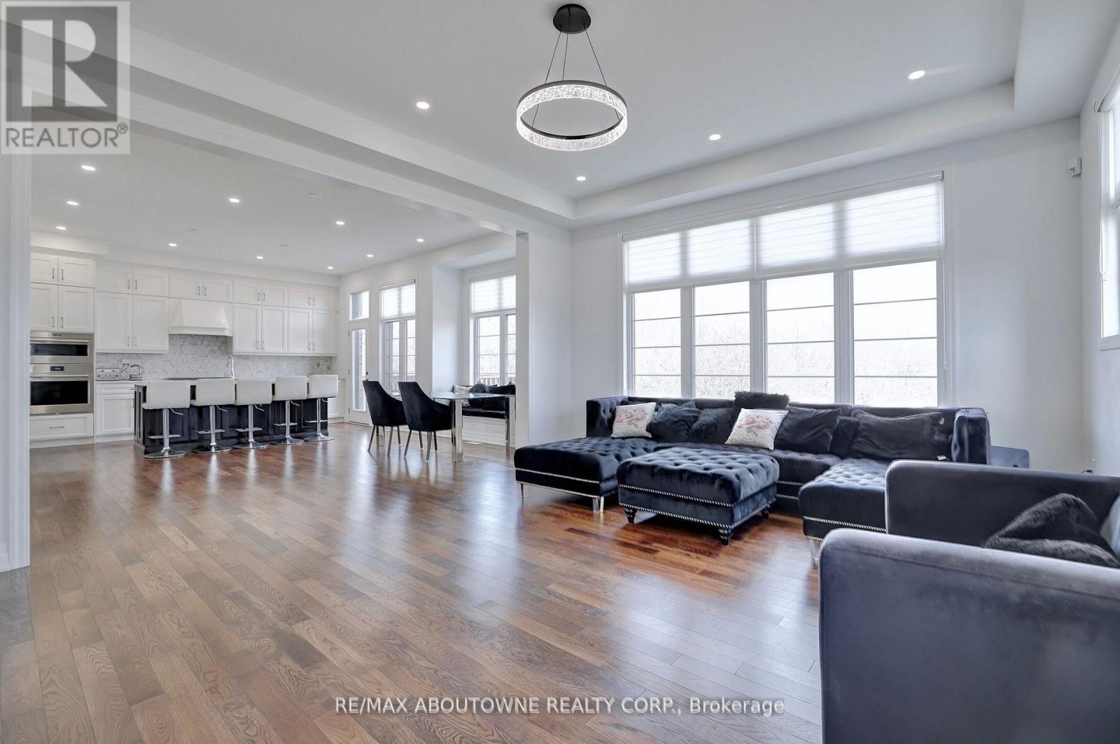 1416 Ford Strathy Crescent S, Oakville, Ontario  L6H 6E3 - Photo 13 - W13006534