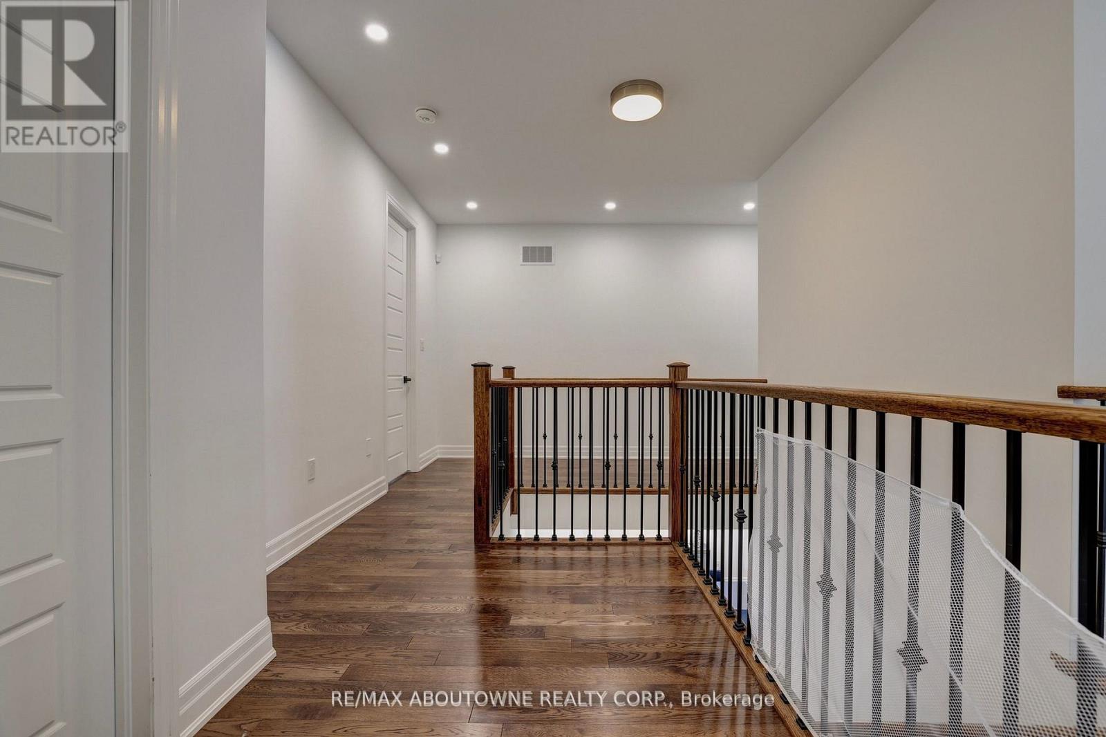 1416 Ford Strathy Crescent S, Oakville, Ontario  L6H 6E3 - Photo 24 - W13006534