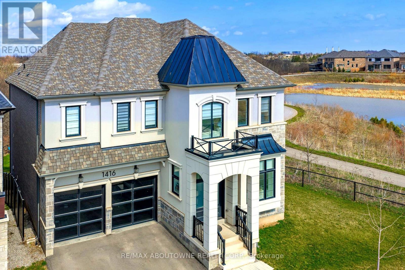 1416 Ford Strathy Crescent S, Oakville, Ontario  L6H 6E3 - Photo 3 - W13006534