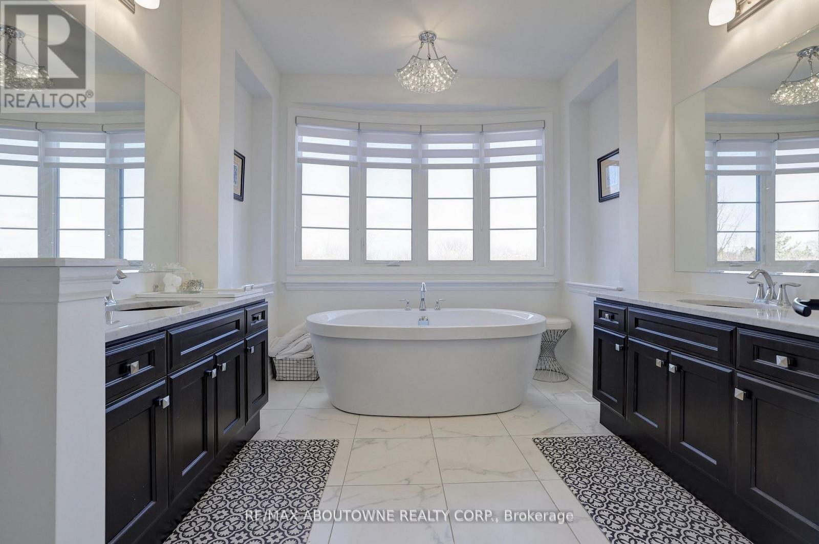 1416 Ford Strathy Crescent S, Oakville, Ontario  L6H 6E3 - Photo 26 - W13006534