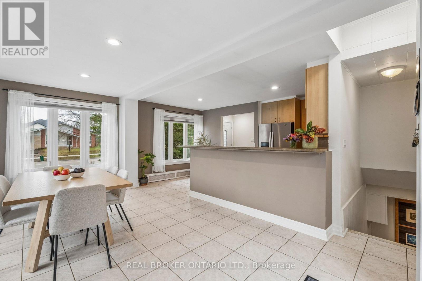 40 Seaton Drive, Aurora (Aurora Highlands), Ontario  L4G 2K1 - Photo 12 - N13010066