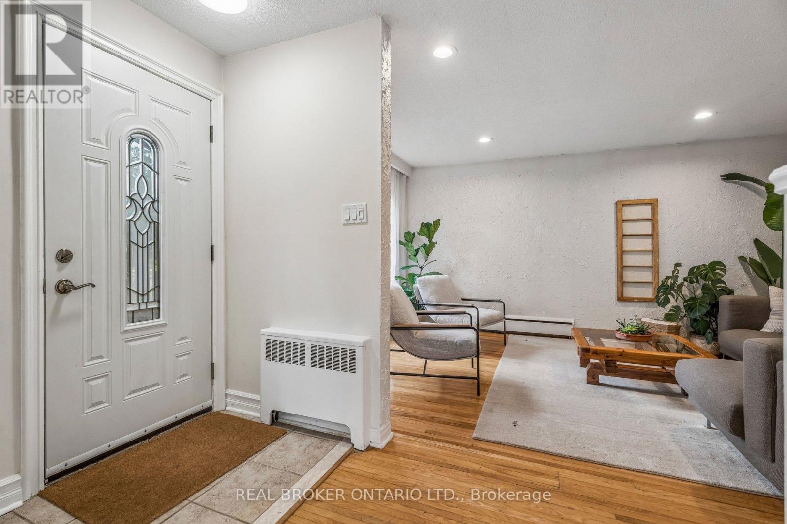 40 Seaton Drive, Aurora (Aurora Highlands), Ontario  L4G 2K1 - Photo 4 - N13010066