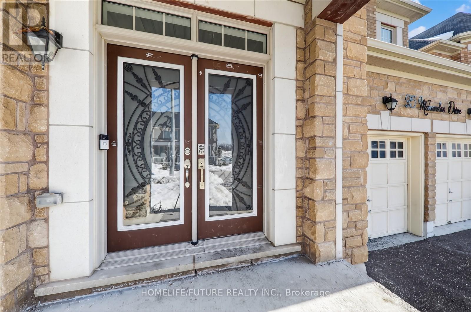 35 Mohandas Drive, Markham, Ontario  L3S 0E5 - Photo 4 - N13010090