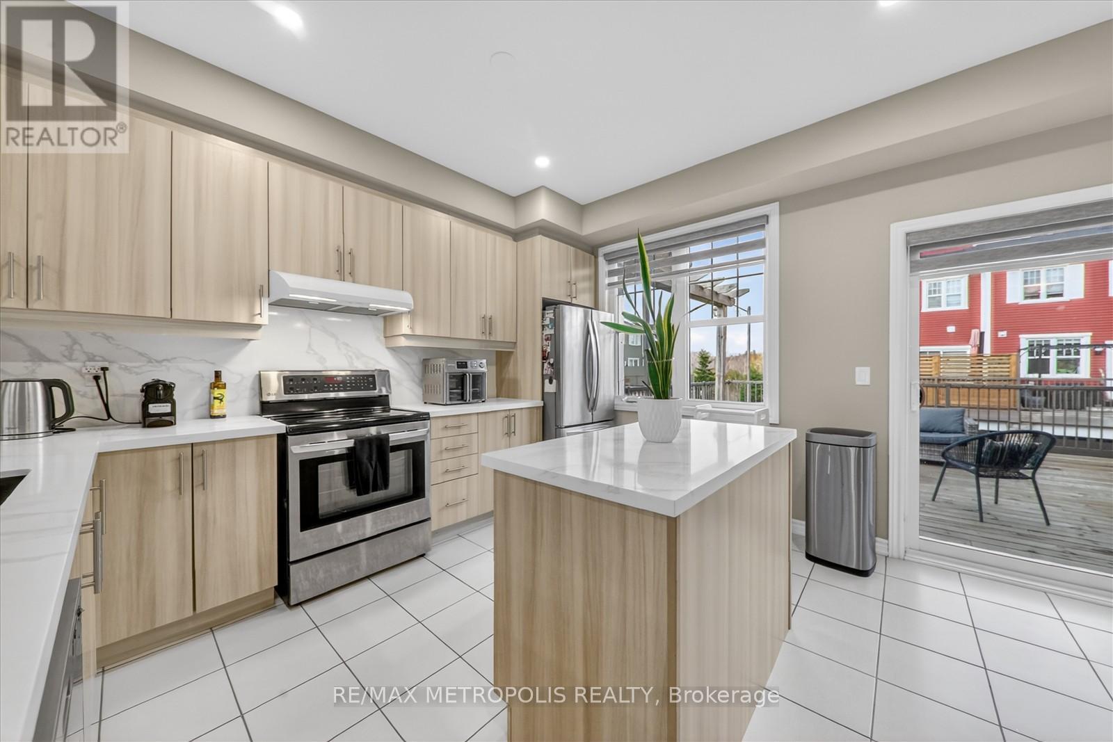 1 Boadway Crescent, Whitchurch-Stouffville (Stouffville), Ontario  L4A 1X9 - Photo 21 - N13010122