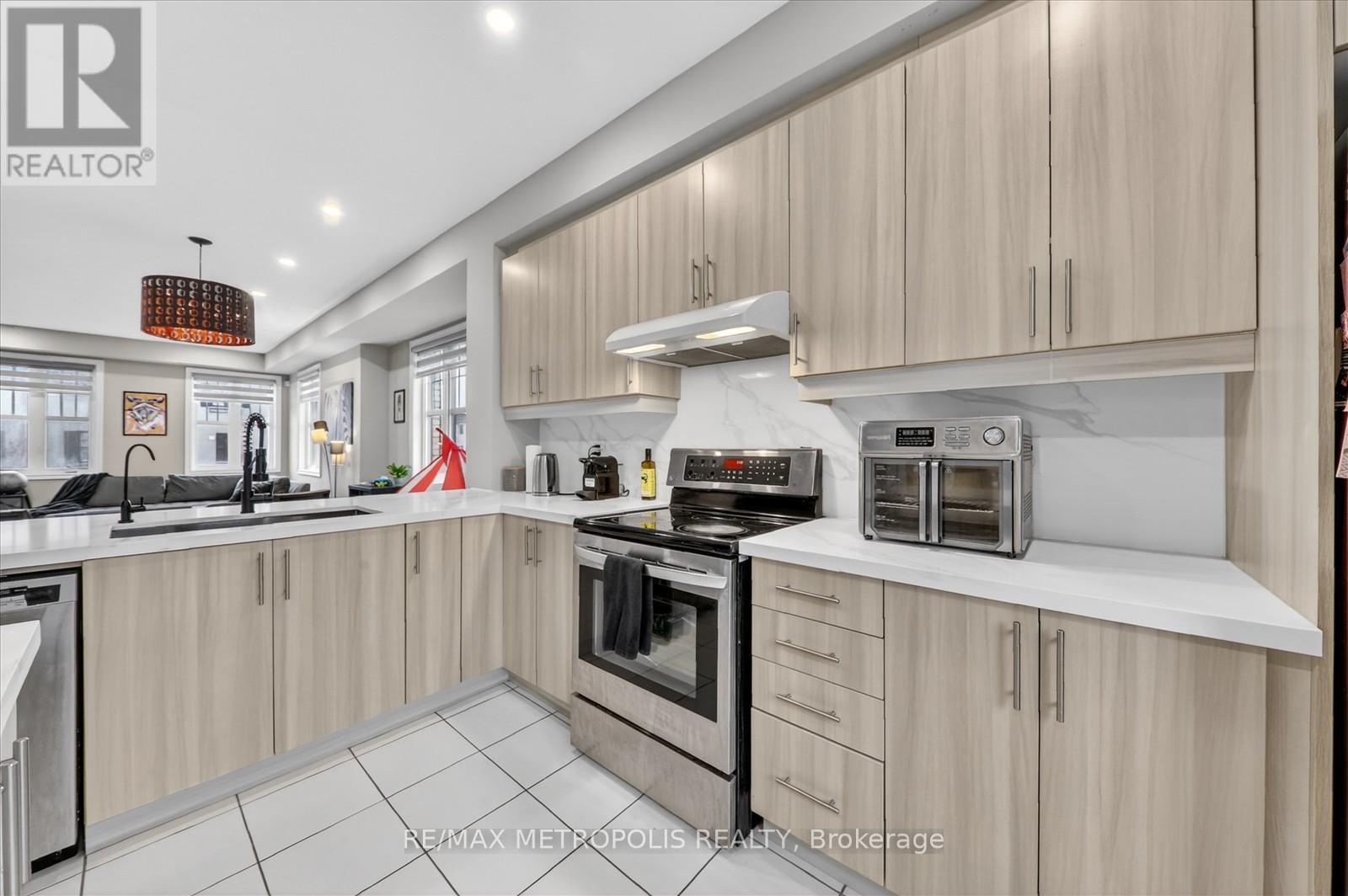 1 Boadway Crescent, Whitchurch-Stouffville (Stouffville), Ontario  L4A 1X9 - Photo 23 - N13010122