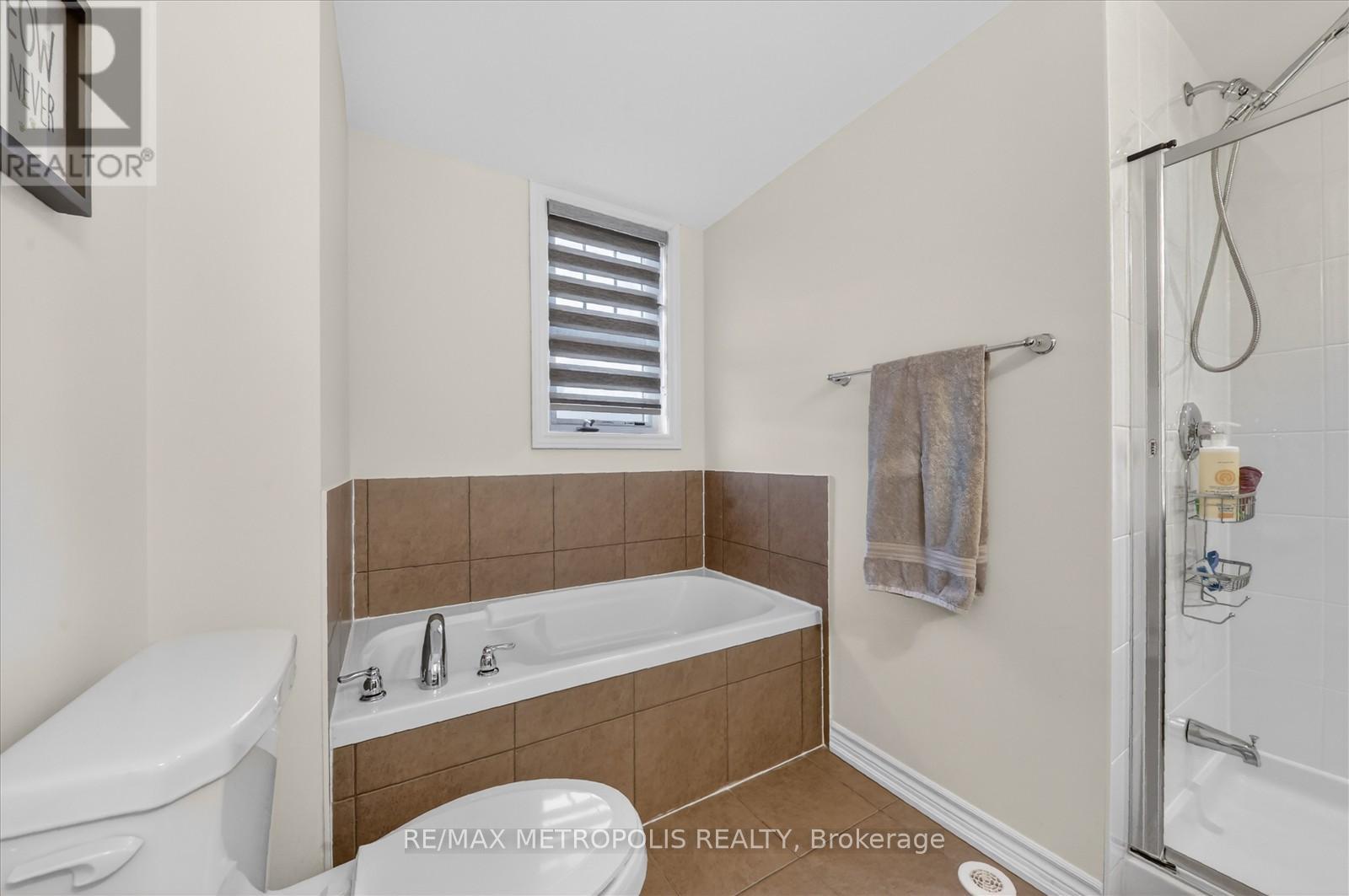 1 Boadway Crescent, Whitchurch-Stouffville (Stouffville), Ontario  L4A 1X9 - Photo 35 - N13010122