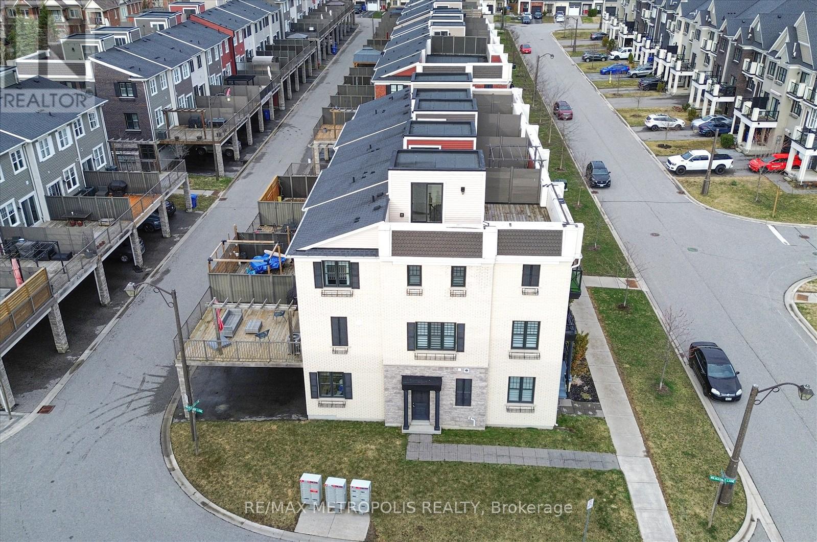 1 Boadway Crescent, Whitchurch-Stouffville (Stouffville), Ontario  L4A 1X9 - Photo 8 - N13010122