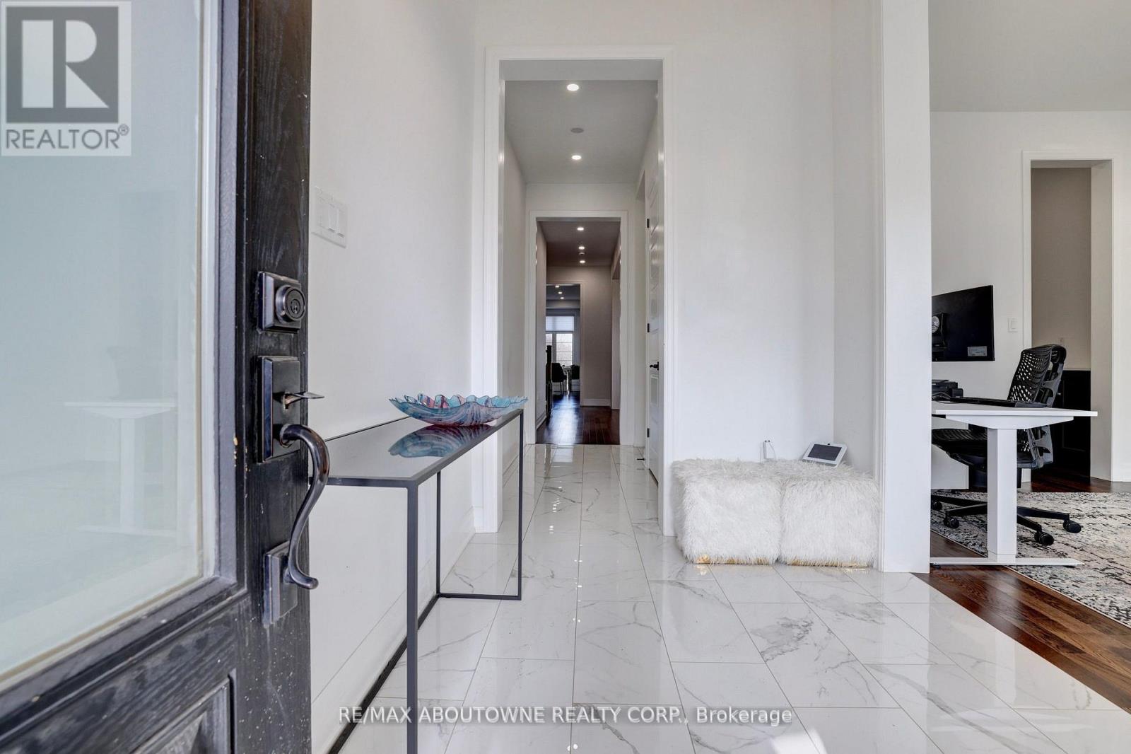 1416 Ford Strathy Crescent S, Oakville, Ontario  L6H 6E3 - Photo 7 - W13006534