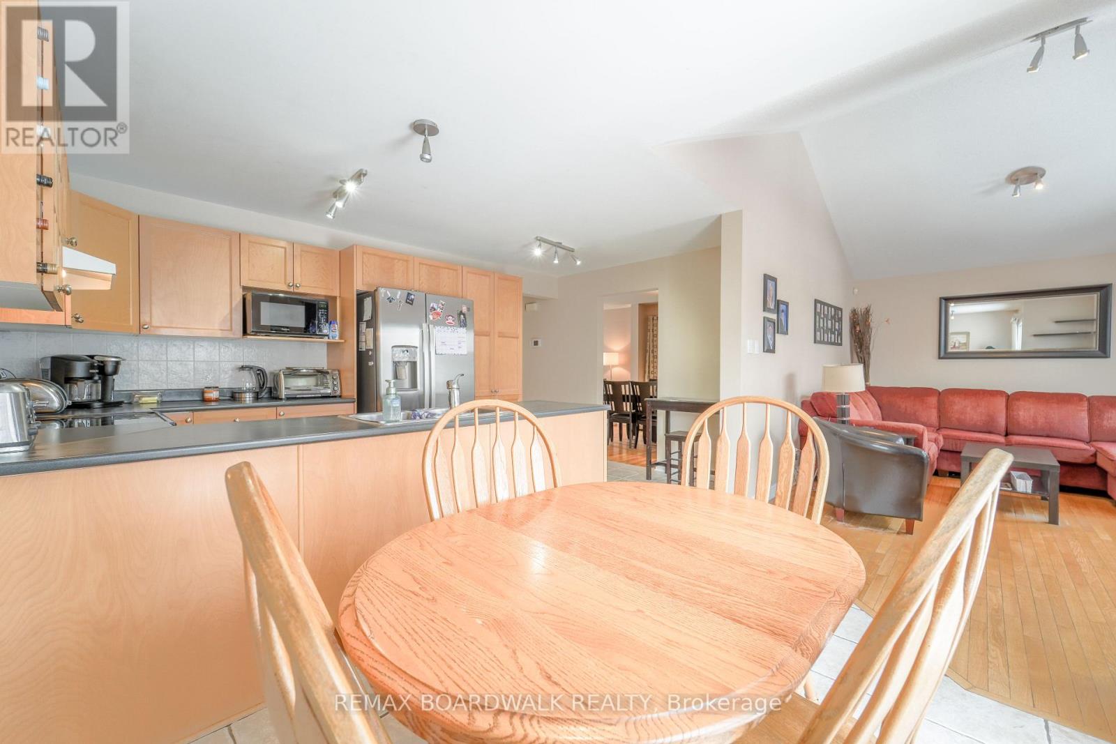 170 Bridlewood Drive, Ottawa, Ontario  K2M 2M4 - Photo 15 - X12910756