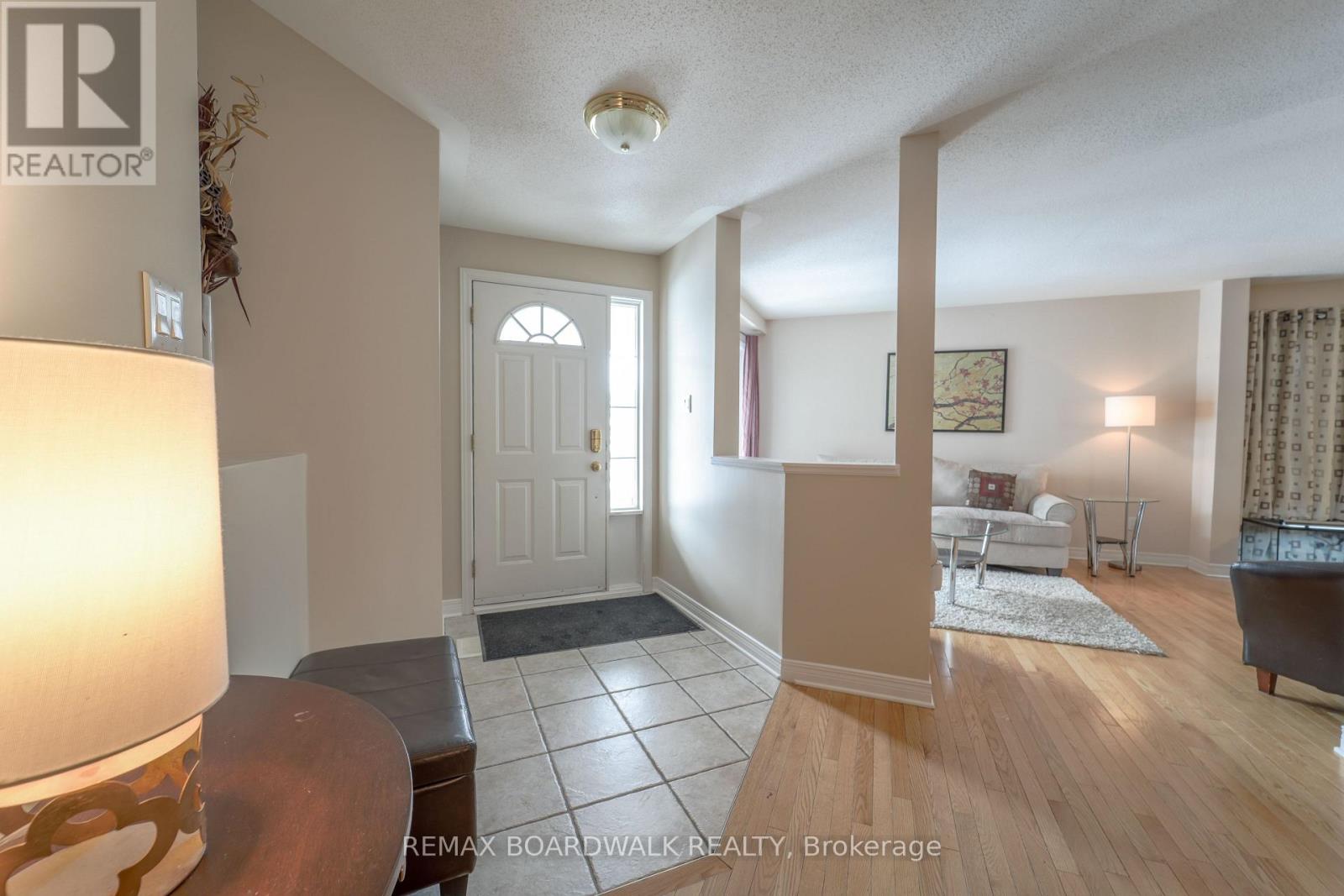 170 Bridlewood Drive, Ottawa, Ontario  K2M 2M4 - Photo 3 - X12910756