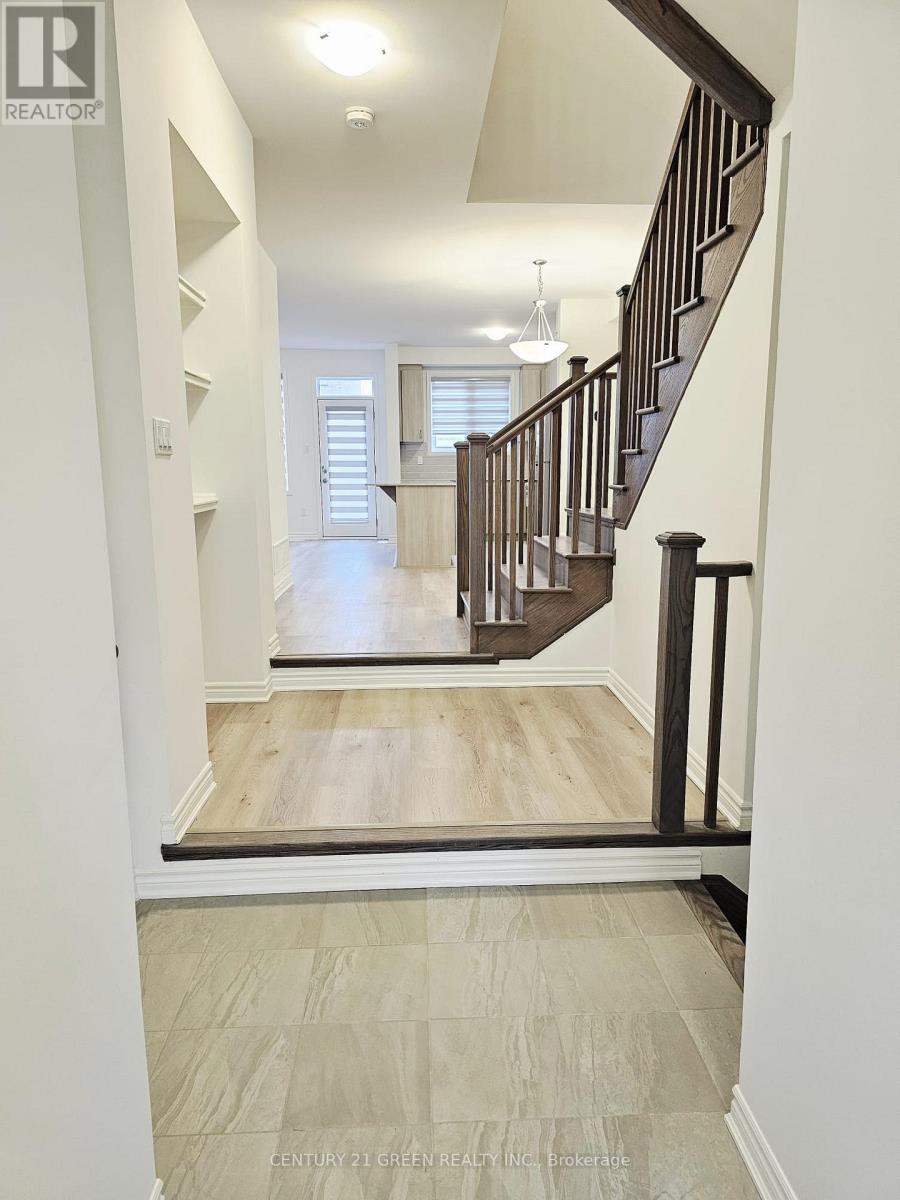 1346 Hearns Place, Milton, Ontario  L9E 2A9 - Photo 2 - W13010048