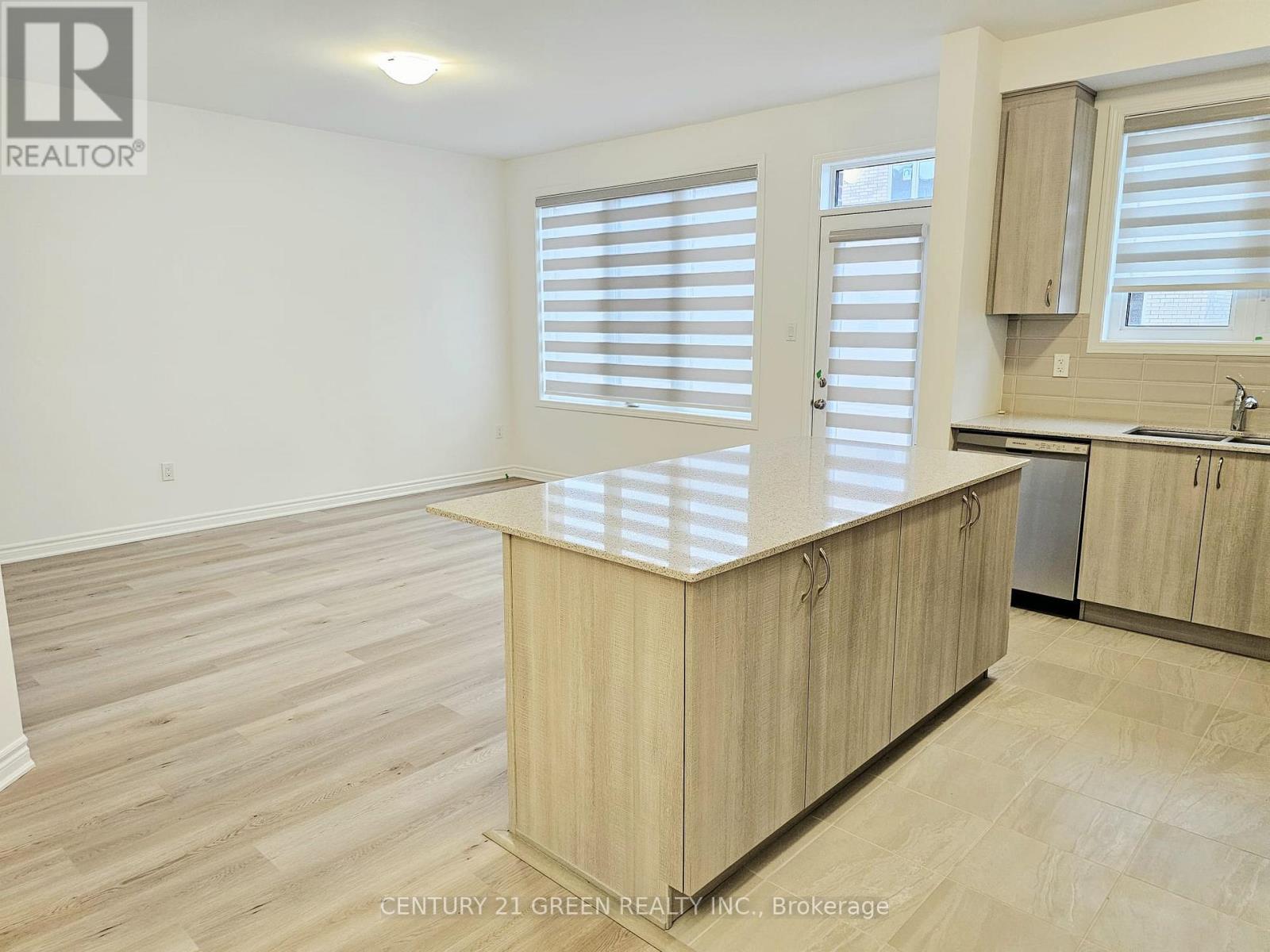 1346 Hearns Place, Milton, Ontario  L9E 2A9 - Photo 6 - W13010048