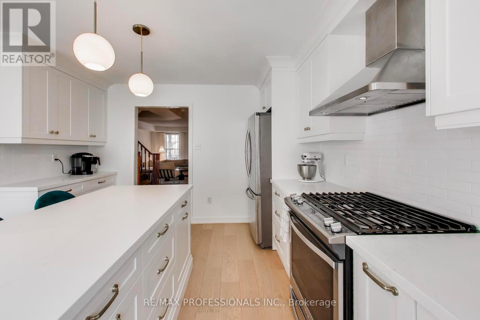 110 Littlewood Drive, Oakville, Ontario  L6H 6V2 - Photo 11 - W13010088