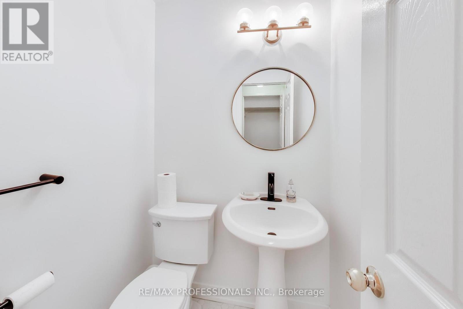 110 Littlewood Drive, Oakville, Ontario  L6H 6V2 - Photo 13 - W13010088