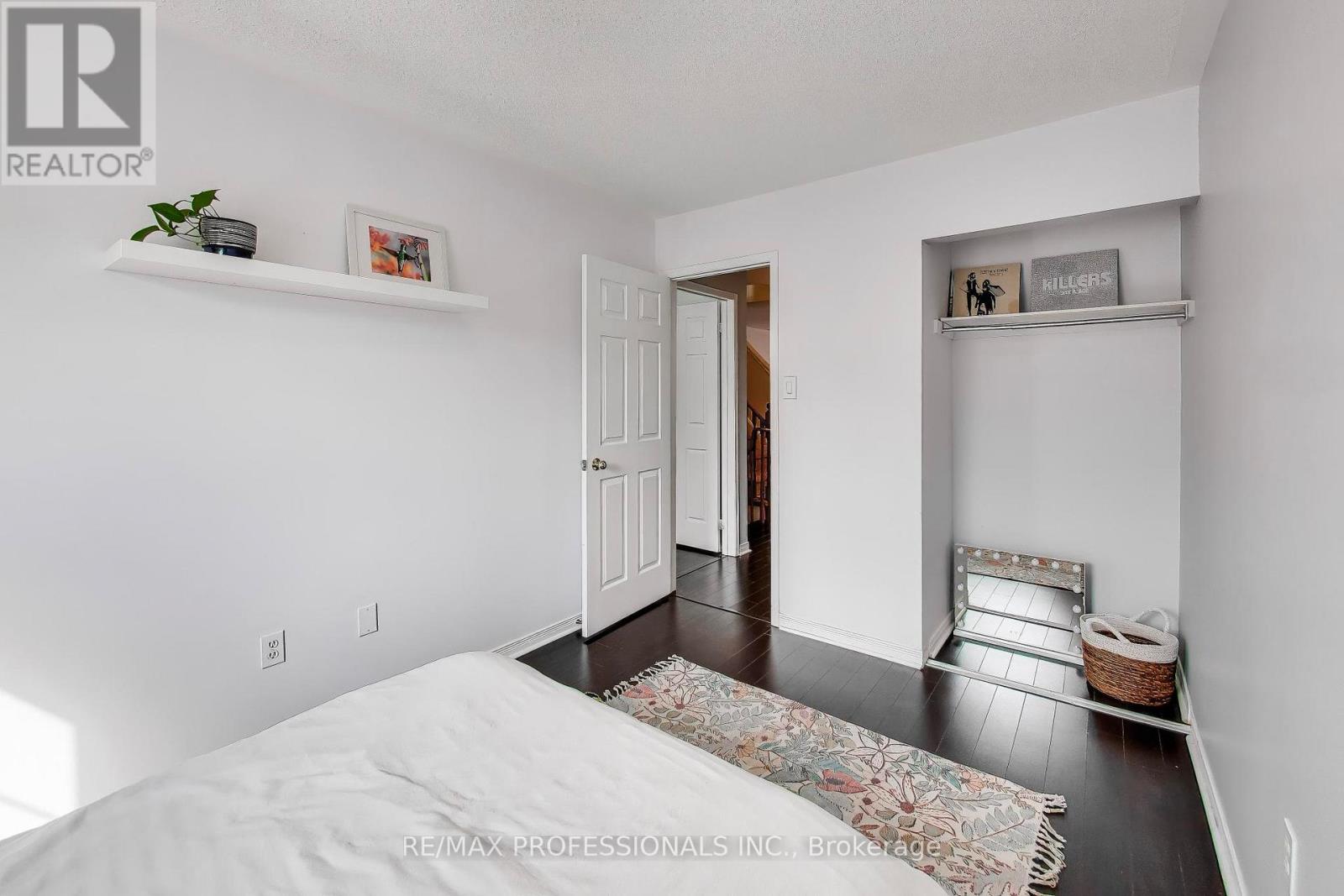 110 Littlewood Drive, Oakville, Ontario  L6H 6V2 - Photo 18 - W13010088