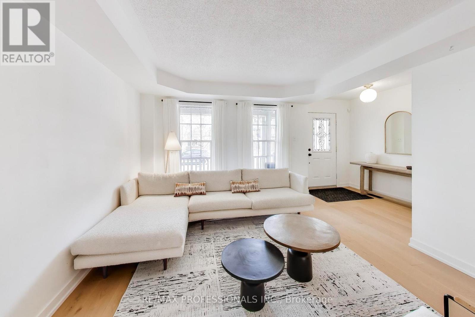 110 Littlewood Drive, Oakville, Ontario  L6H 6V2 - Photo 6 - W13010088