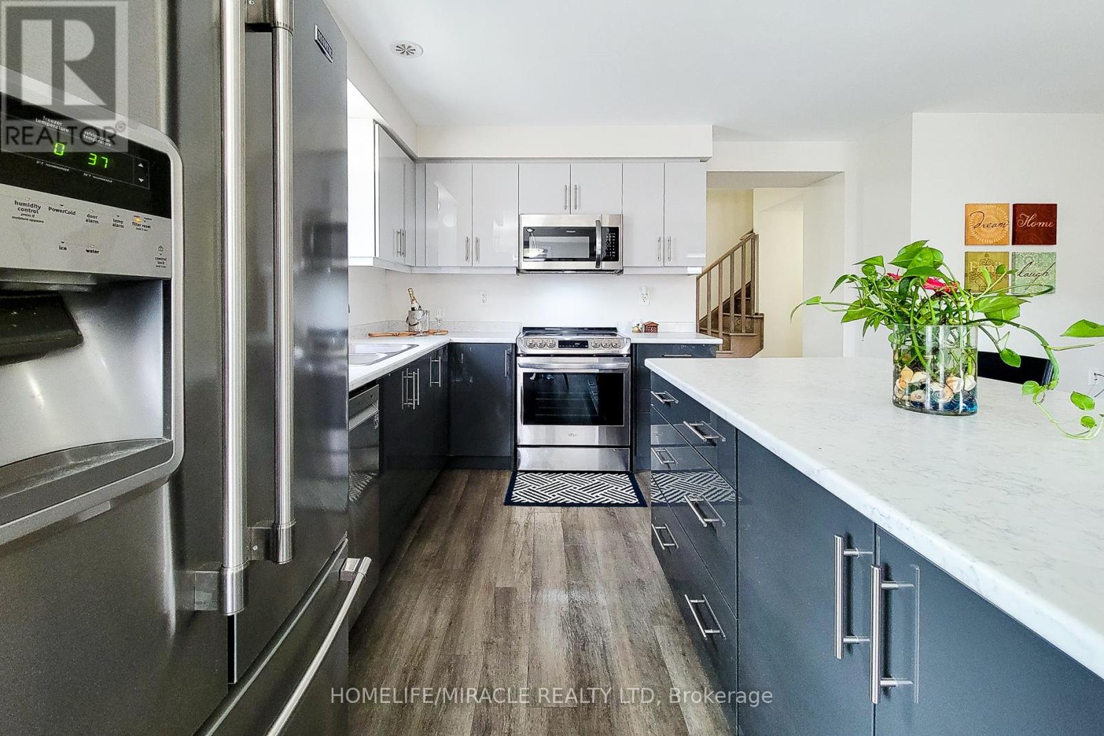 1274 Wintergreen Place, Milton, Ontario  L9E 1S4 - Photo 11 - W13010120