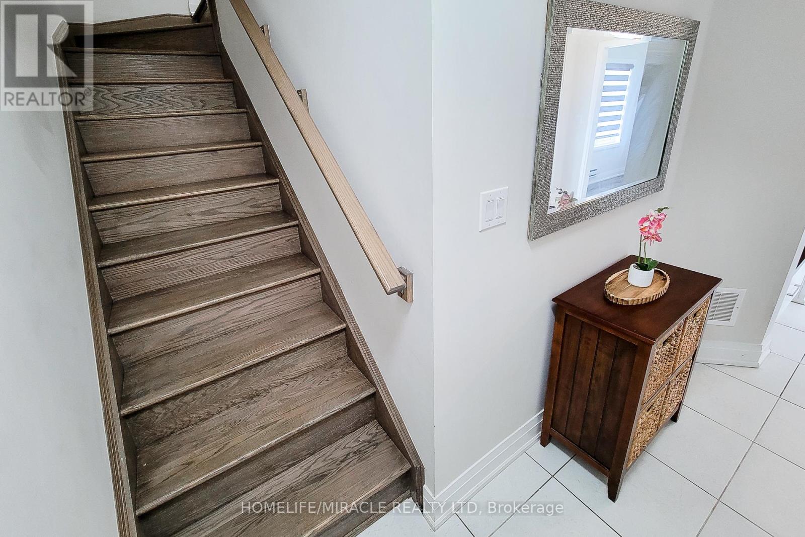 1274 Wintergreen Place, Milton, Ontario  L9E 1S4 - Photo 18 - W13010120