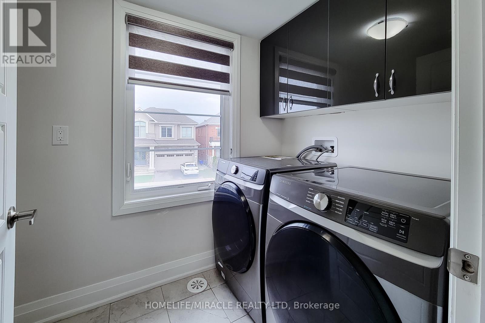 1274 Wintergreen Place, Milton, Ontario  L9E 1S4 - Photo 19 - W13010120