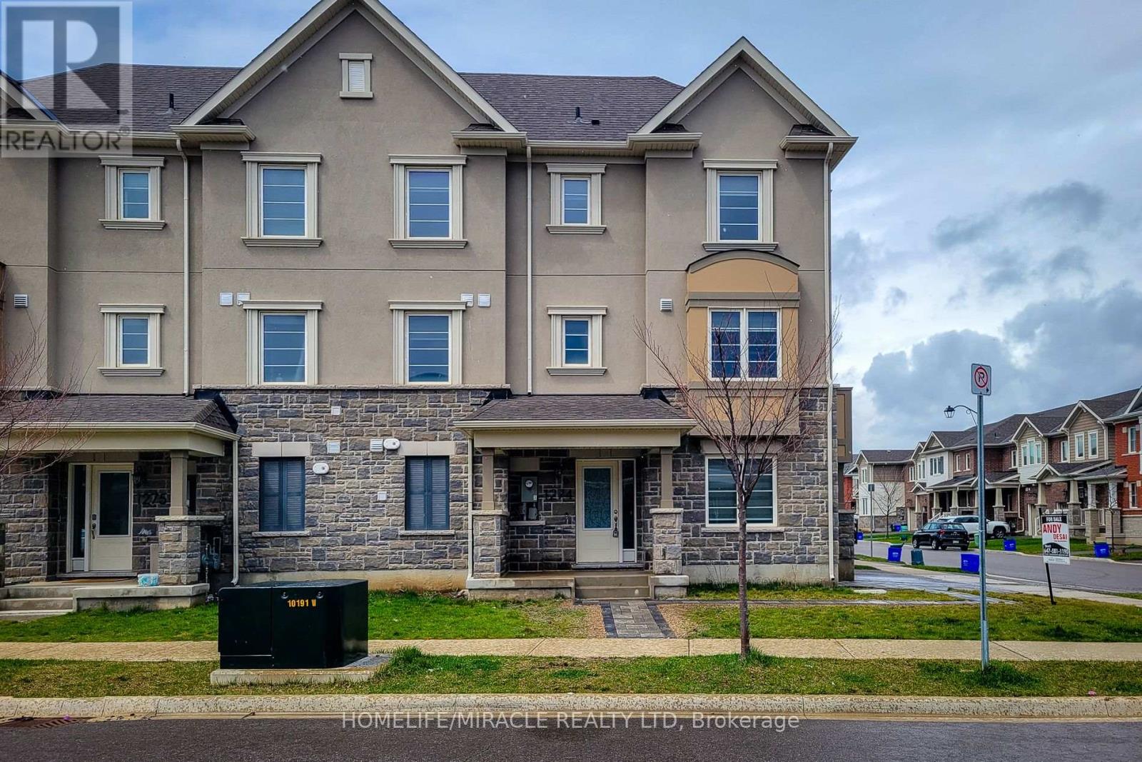 1274 Wintergreen Place, Milton, Ontario  L9E 1S4 - Photo 2 - W13010120