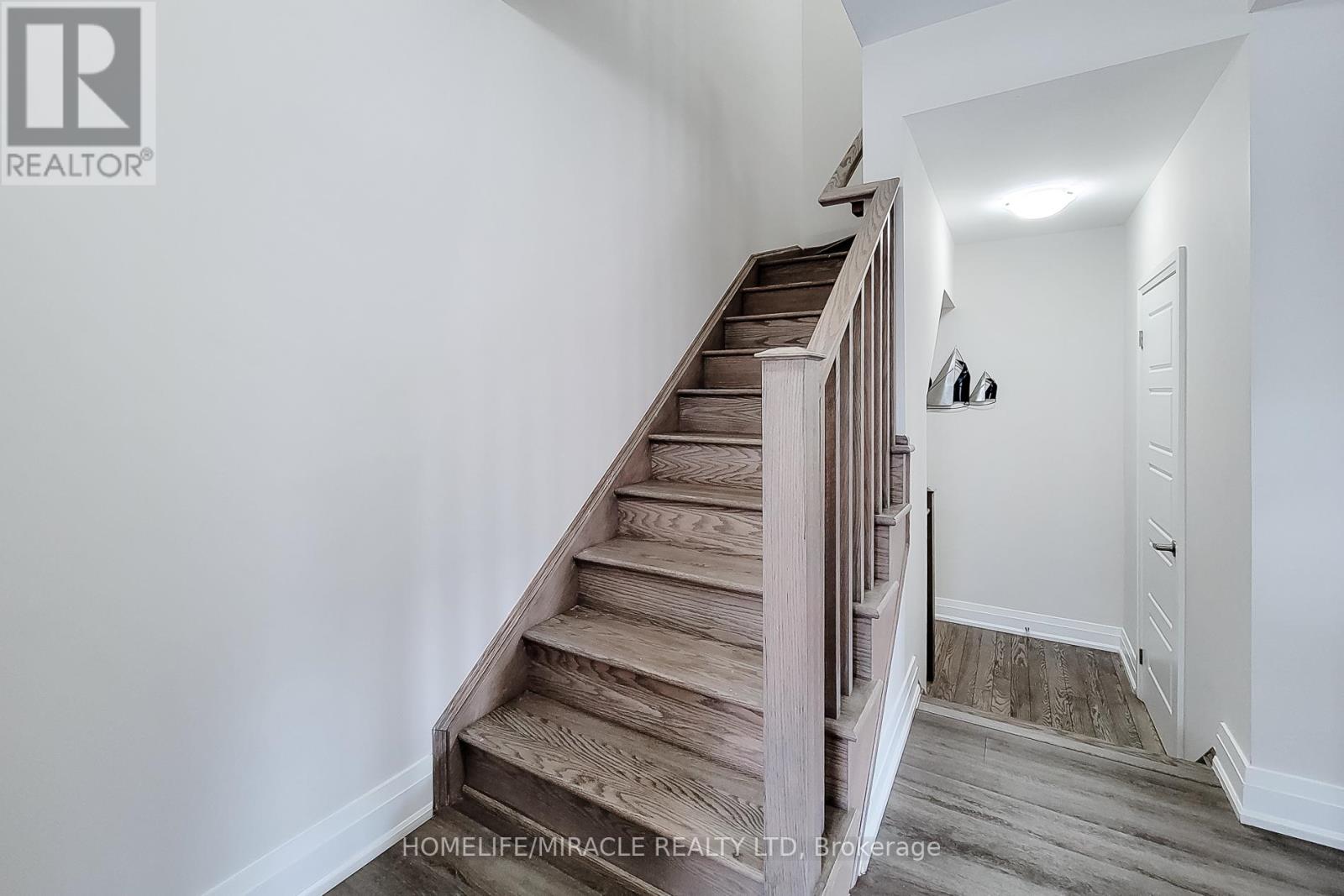 1274 Wintergreen Place, Milton, Ontario  L9E 1S4 - Photo 20 - W13010120