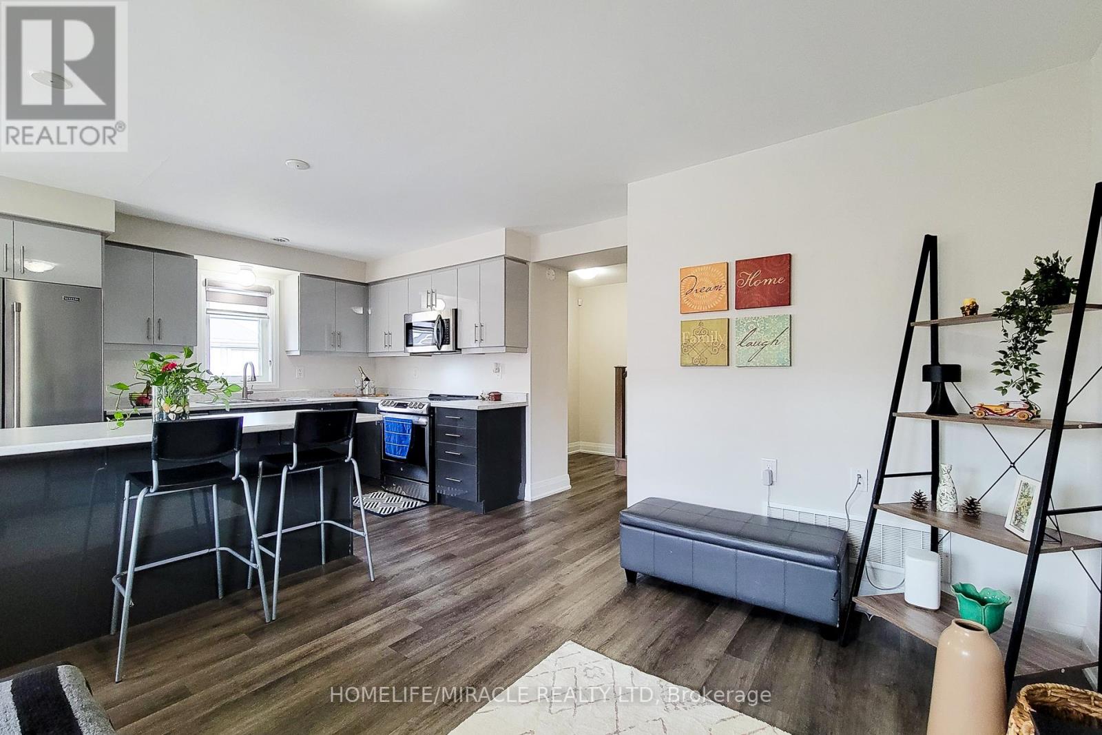 1274 Wintergreen Place, Milton, Ontario  L9E 1S4 - Photo 8 - W13010120