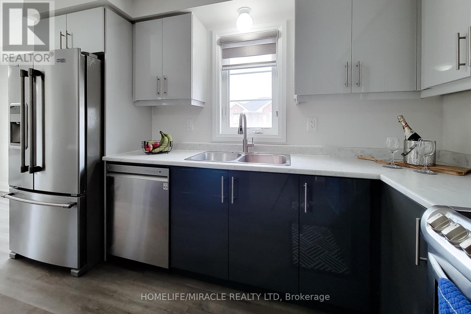 1274 Wintergreen Place, Milton, Ontario  L9E 1S4 - Photo 9 - W13010120